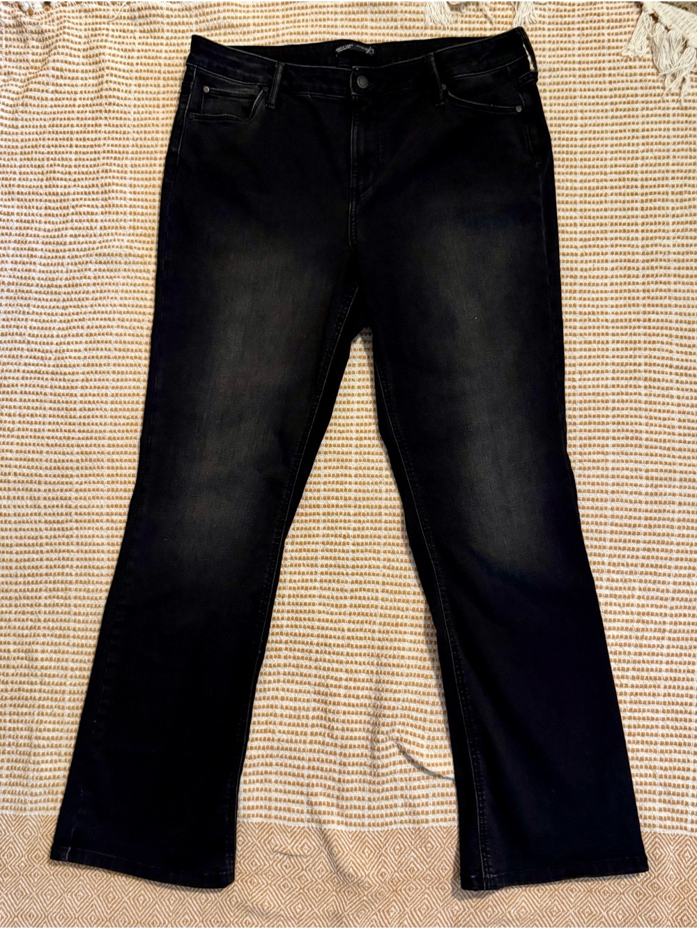 Simply Vera Wang Black Mid Rise Bootcut Jeans Size 16